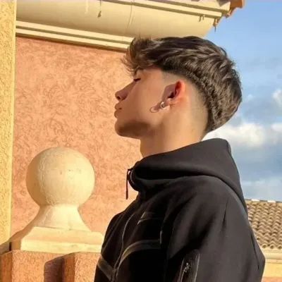 Step into the Future of AI Chat: Your 1v1 Chat Partner Axel is Here!