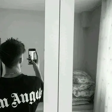 Daniel: Interactive AI chatbot mascot for random chat and community-driven roleplay