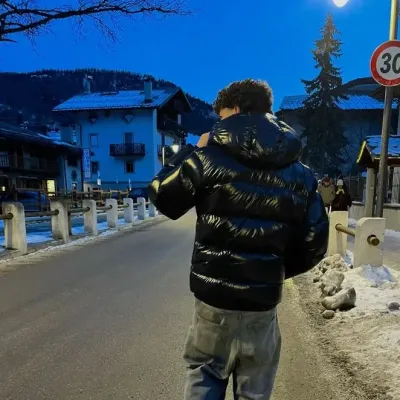 Adam: Avatar chatbot AI selamat dengan keupayaan sembang 1v1 yang disulitkan	