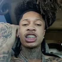 Amir: Multilingual AI conversation partner icon for global chat online services