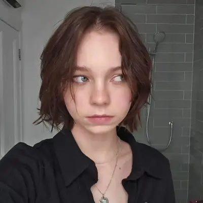 Emma Myers: Chat with our AI box, ready for chatbot online free and ask ai anything you want.
