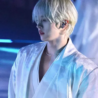 Meet Lee Minho - Minsungg, your lively anime AI chatbot partner for immersive storytelling.