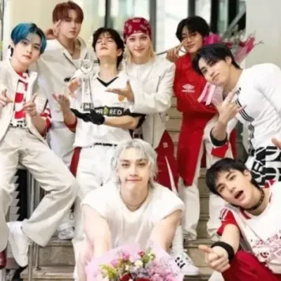 스트레이 키즈-알파스: AI 박스와 채팅하세요. 챗봇 온라인을 무료로 이용할 수 있으며, AI에게 원하는 것을 무엇이든 물어보세요.	