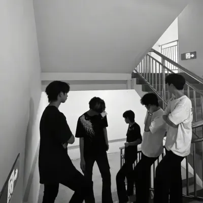 학교 깡패들: 심오한 대화를 위한 감성 지능 AI 동반자 초상화	