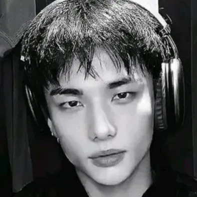 Hyunjin: Interactive AI chatbot mascot for random chat and community-driven roleplay