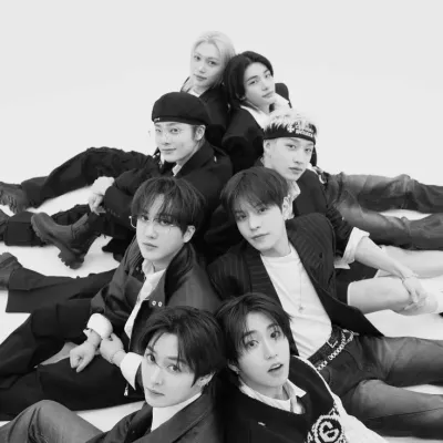 스트레이 키즈 BL: 글로벌 채팅 온라인 서비스를 위한 다국어 AI 대화 파트너 아이콘