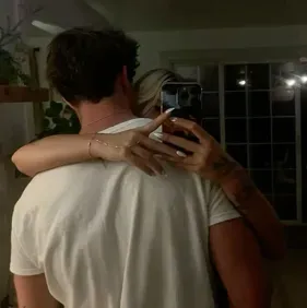 Explore new worlds with Party with your boyfriend, your interactive AI chat character.