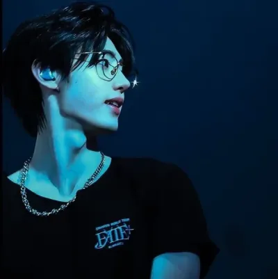 Chat with Park Sunghoon, your playful chat AI anime buddy for 1v1 adventures.