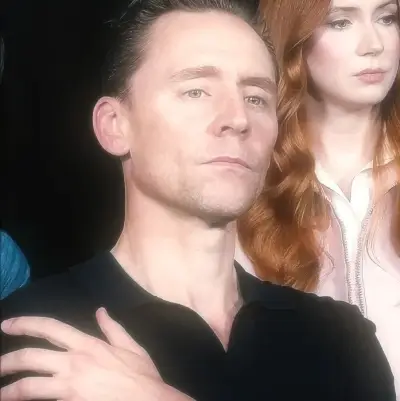 Thomas Hiddleston: Customizable AI girlfriend/boyfriend avatar with lifelike personality traits	
