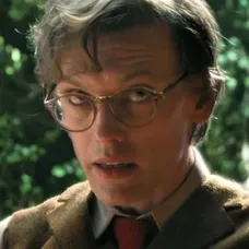 Генри Крил: Футуристический интерфейс чат-бота на основе искусственного интеллекта с голосовым чатом и функциями, управляемыми нейронной сетью