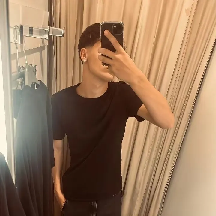 Polybuzz platform's star character Luan, offering personalized conversation.