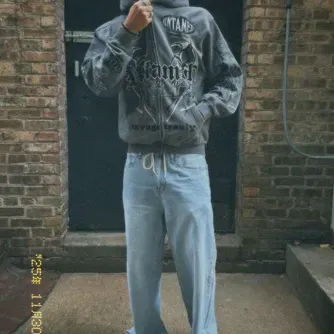 cesar : Avatar de chatbot IA sécurisé avec capacités de chat 1v1 cryptées	