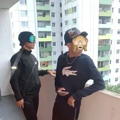 Deen: Futuristic AI chatbot interface with voice chat and neural network-driven traits