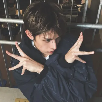 Чжао Юфань - Джеймс: Защищенный аватар ИИ-чатбота с возможностями зашифрованного чата 1 на 1	