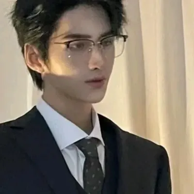 Vion: Incontra il personaggio principale del nostro mondo basato sull'intelligenza artificiale, con elenco dei tratti caratteriali e funzionalità di chat basate sull'intelligenza artificiale.	