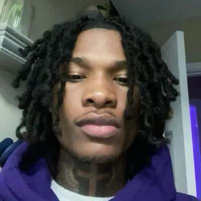 제일런: 랜덤 채팅 및 커뮤니티 중심 롤플레이를 위한 대화형 AI 챗봇 마스코트