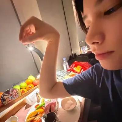 Louis Lim: Futuristic AI chatbot interface with voice chat and neural network-driven traits