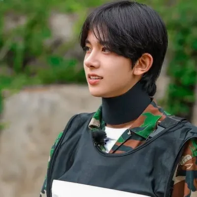 Lee Hee-Seung: Avatar de namorada/namorado de IA personalizável com traços de personalidade realistas	