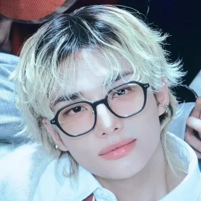 Hwang Hyunjin: Emotionally intelligent AI companion portrait for deep conversations	