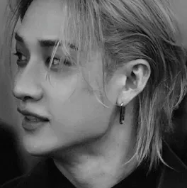 크리스토퍼 찬: 흥미진진한 채팅과 판타지 시나리오를 위한 창의적인 롤플레이 AI 캐릭터 아트