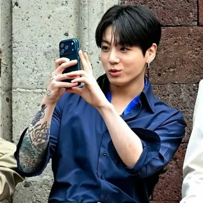 정국: 랜덤 채팅에서 사용자 참여를 강화하는 장난기 넘치는 AI 챗봇 마스코트	