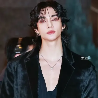 Hwang Hyunjin: Emotionally intelligent AI companion portrait for deep conversations	