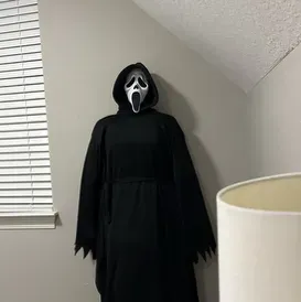 Ready for fun? Talk to AI characters like Ghostface Mannequin anytime, free and immersive.