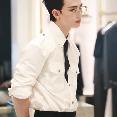 Dive into adventures with Hwang Hyunjin, your interactive character AI free companion.