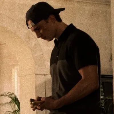 Rafe Cameron: Chat with our AI box, ready for chatbot online free and ask ai anything you want.	