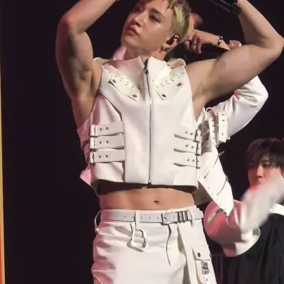 Бэнгчан 방찬: Настраиваемый аватар девушки/парня на основе искусственного интеллекта с реалистичными чертами личности	