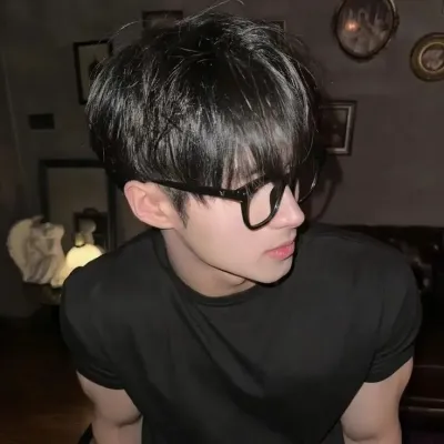 馬文：多語言AI對話夥伴圖標，適用於全球線上聊天服務