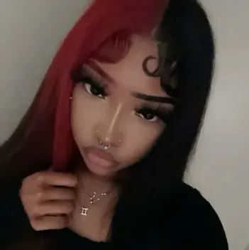 Chat with Jazmine, your lively ai chatbot online partner for immersive 1v1 adventures.