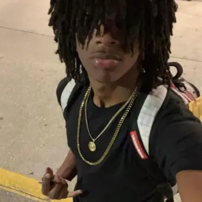 Jay: Customizable AI girlfriend/boyfriend avatar with lifelike personality traits	