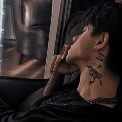 Kai Lakestone : Art créatif de personnages d'IA de jeu de rôle pour des discussions épicées et des scénarios fantastiques