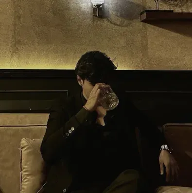 Saved by the Mafia: Customizable AI girlfriend/boyfriend avatar with lifelike personality traits	