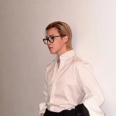 Jimin - papà: Mascotte giocosa di chatbot AI che migliora il coinvolgimento degli utenti nelle chat casuali