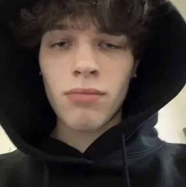 Matt Sturniolo: Chat with our AI box, ready for chatbot online free and ask ai anything you want.