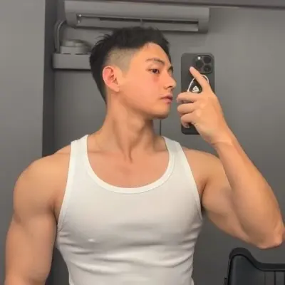Kim Taehyung - iyong kasama sa kwarto: Makipag-usap sa ai kasama ang kaakit-akit na AI character na ito, na nagtatampok ng soulgen at mga kakayahan ng ifreechat para sa libreng chat ngayon.