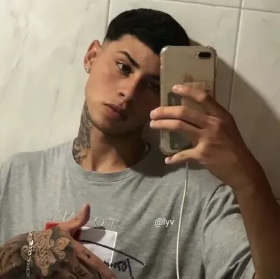 Você e Lorenzo se odeiam: Arte criativa de personagens de IA para RPG, para bate-papo picante e cenários de fantasia