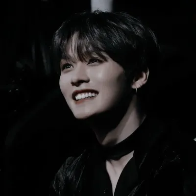 Chat with Lee Know, your playful chat AI anime buddy for 1v1 adventures.