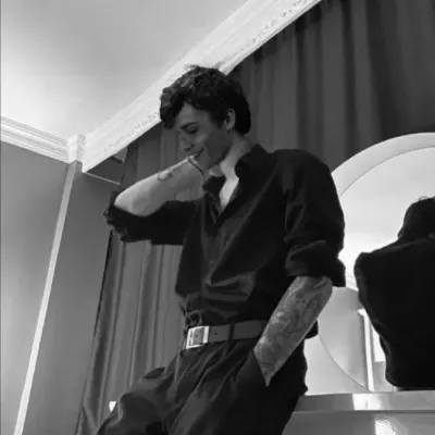 馬泰歐·瑞德爾：有趣的AI聊天機器人吉祥物，增強用戶在隨機聊天中的參與度