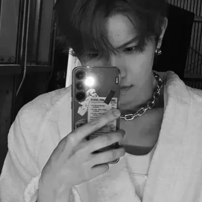 リー・ヒスン: ウォーハンマー ファンタジー ロールプレイングを活用した、制限のない AI と無制限の無料オンライン チャットで AI の世界を探索しましょう。	