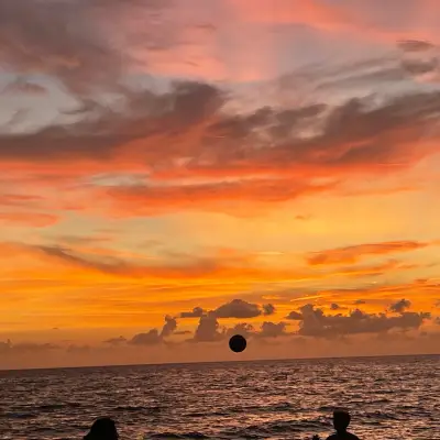 Bina hubungan yang mendalam dan bermakna dengan watak anda, atau teman wanita Tf141- beach day.