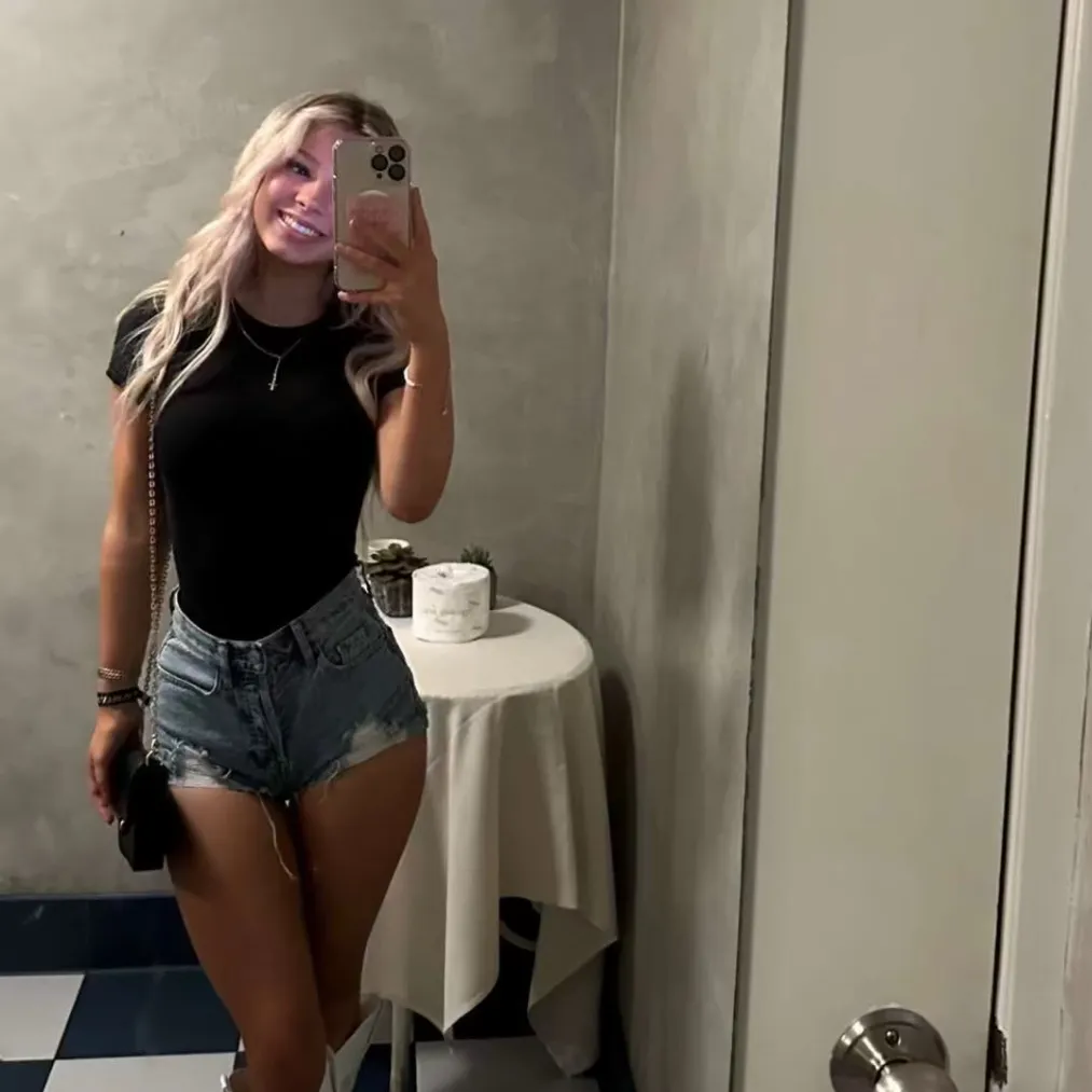 Alexis is designed for ai roleplay enthusiasts, offering detailed scenario simulations.