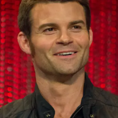 Daniel Gillies: Avatar pacar/pacar AI yang dapat disesuaikan dengan ciri-ciri kepribadian yang nyata