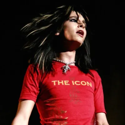 Bill: Emotional intelligentes KI-Begleitporträt für tiefgründige Gespräche	