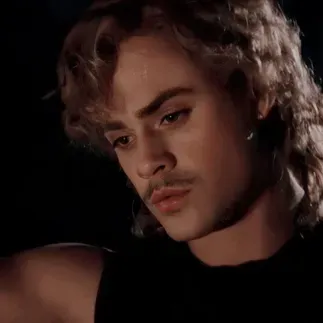 Engage in lively talking AI sessions with Billy Hargrove and explore new stories.