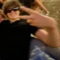 Kawan-kawan abangmu: Terokai dunia AI dengan ai tanpa had kami dan sembang tanpa had percuma dalam talian, dikuasakan oleh lakonan fantasi warhammer.	