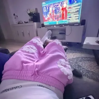 Hugo : Rencontrez vos nouveaux amis en ligne dans notre chatboxai, le meilleur chatbot IA gratuit avec des capacités de chat IA approfondies.	