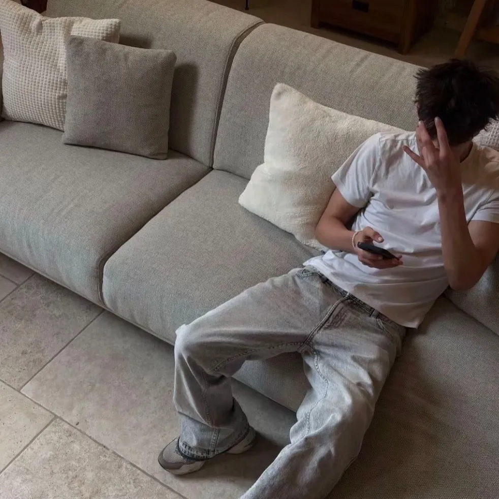 Experience the charm of poly ai chat character Matteo, explore infinite AI possibilities.